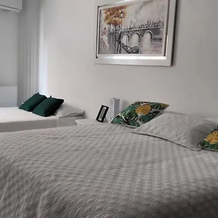 Apartamento En Barrio El Laguito * Cartagena